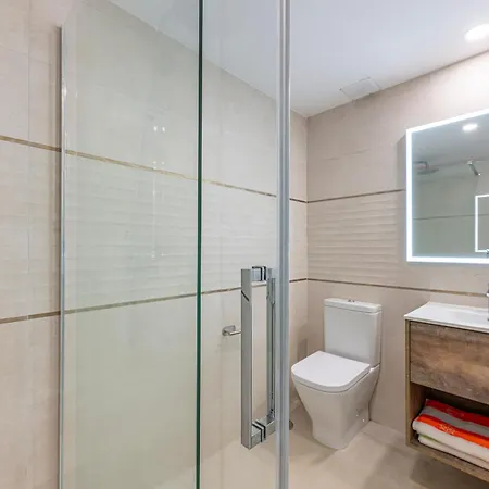 Center Bechfront 4 Persons Apartment Marbella