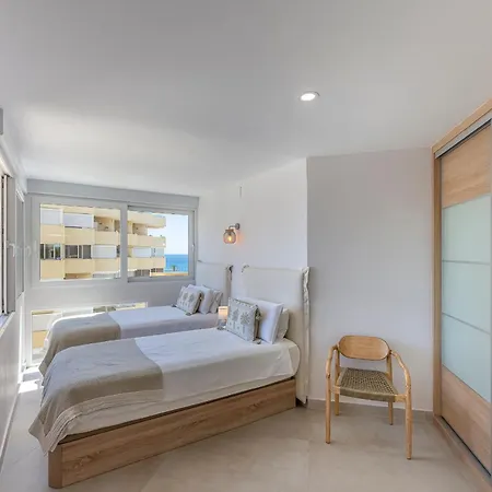 Center Bechfront 4 Persons Apartment Marbella