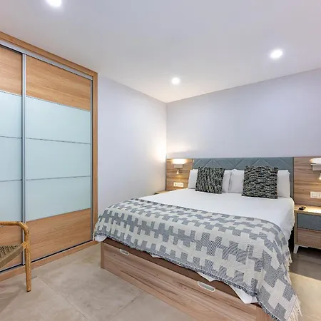 Διαμέρισμα Center Bechfront 4 Persons Μαρμπέλλα